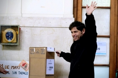 Votó Kicillof en La Plata: "Lindo día, día para votar, día para decidir”