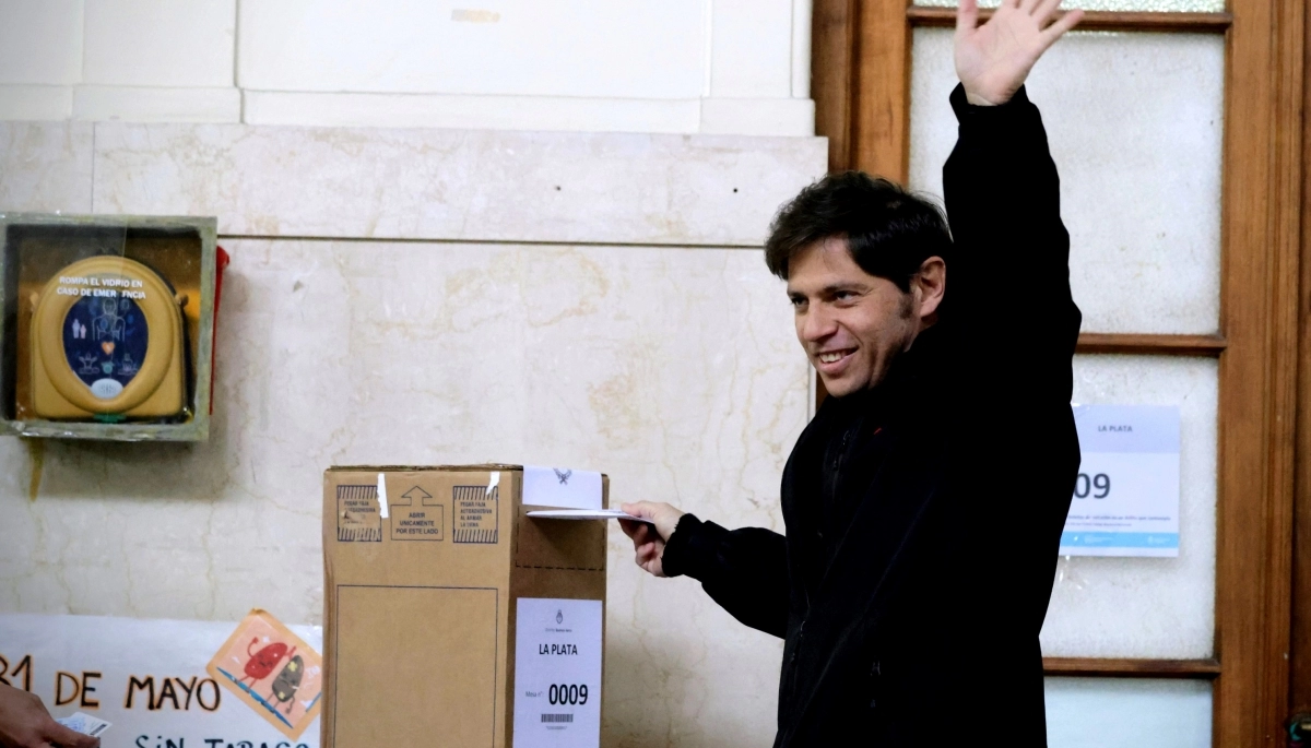 Votó Kicillof en La Plata: "Lindo día, día para votar, día para decidir”