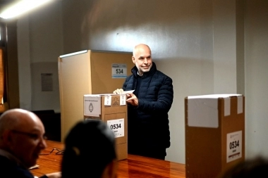 Votó Larreta: “Con el voto se vuelve a fortalecer la democracia”