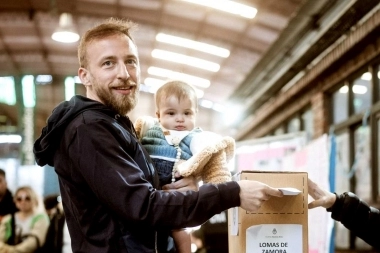 Otermín votó en Banfield y agradeció a los vecinos de Lomas “por la participación”