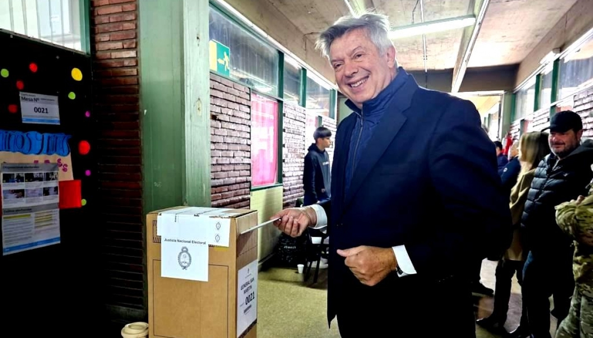 Votó D’Alessandro en San Martín: “Espero que el pueblo pueda elegir para una ciudad distinta”