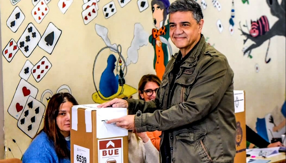 Jorge Macri votó en Palermo y dijo tener “una responsabilidad muy grande”