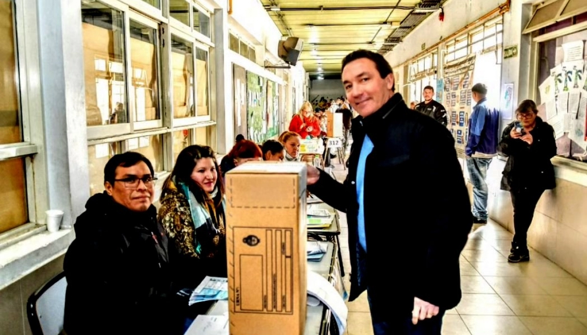 Watson votó en Florencio Varela y destacó que fue “positiva” la dinámica en los comicios varelenses