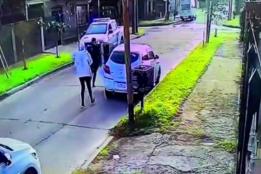 Asalto e intento de secuestro: le robaron el auto, no lo pudieron arrancar y se la quisieron llevar como chofer