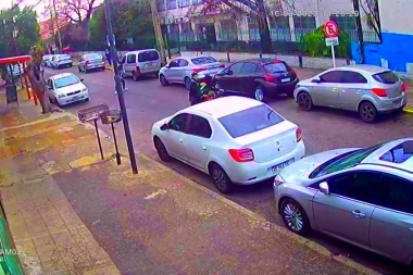 Escuela sitiada: con diferencia de pocas horas, motochorros golpearon a una docente y un alumno