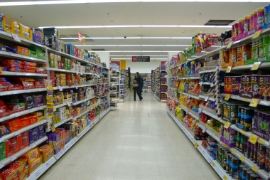 Según el INDEC bajaron las ventas en locales comerciales en relación a abril del año pasado
