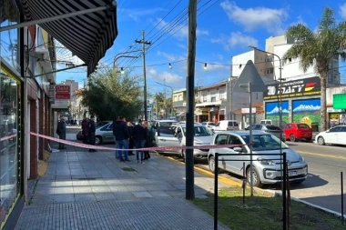 Conmoción en Lomas del Mirador: un grupo comando asaltó una sucursal del Banco Francés