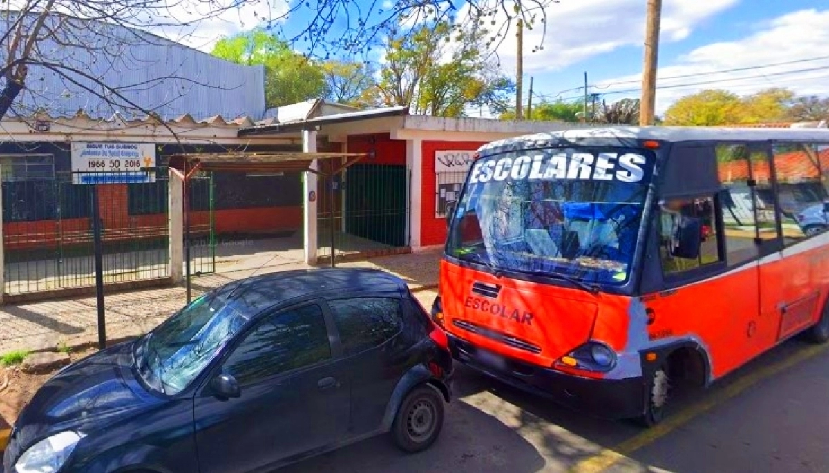 En la puerta de la escuela y a la hora de salida, se produjo una tremenda balacera