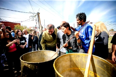 Con críticas a la “crueldad” de Milei, Mayra Mendoza y Máximo Kirchner celebraron el Día del Trabajador