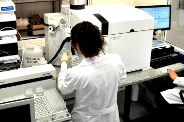 Por “aumento de insumos”, laboratorios bioquímicos alertan que podrían suspender su servicio