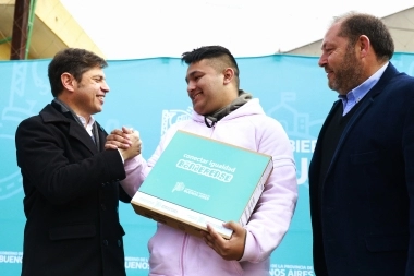 Kicillof visitó San Miguel: “Es mentira que todos los que hacemos política somos iguales”