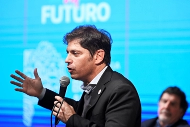 Kicillof anunció suma fija de aumento para estatales y docentes, y un fondo de asistencia para municipios