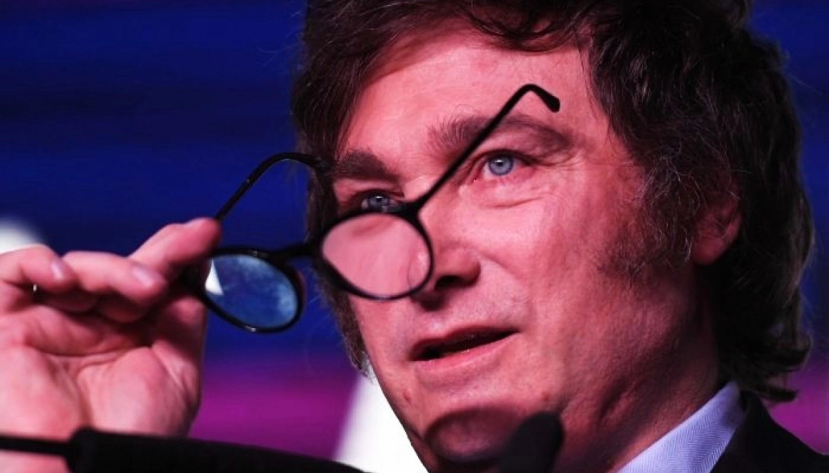 Otro freno a la dolarización de Milei: el FMI dijo que “no sustituye una política fiscal sostenible”