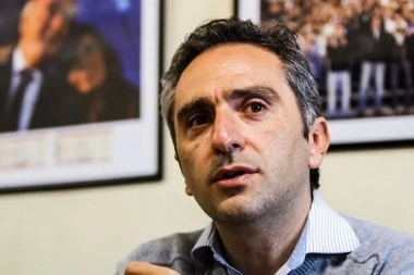 Larroque piensa en octubre: habló de la campaña de Massa, de las PASO y el rol de Cristina