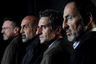 Previo al estreno de su película,  “Los Simuladores” regresaron con un corto que es furor en redes