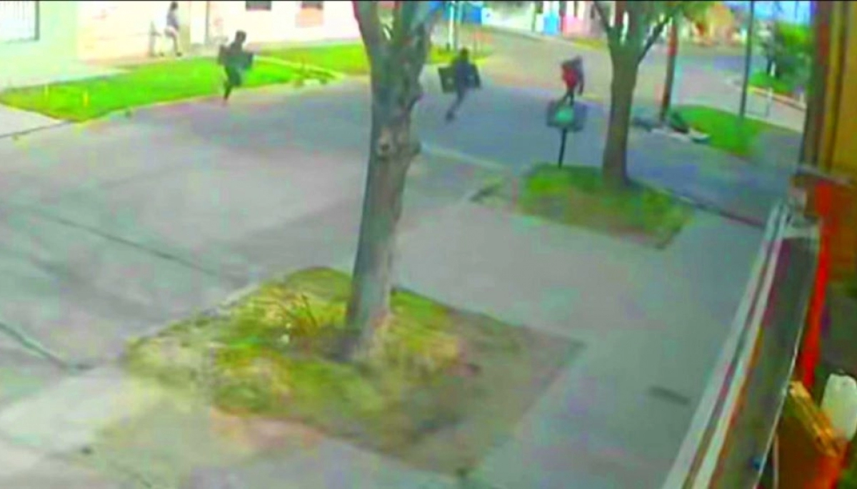 Video: en Avellaneda desvalijaron la casa de una maestra y el aguantadero lo tenían a media cuadra
