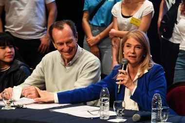 Magario presentó “Voces Adolescentes y Diálogos Intergeneracionales del Senado”