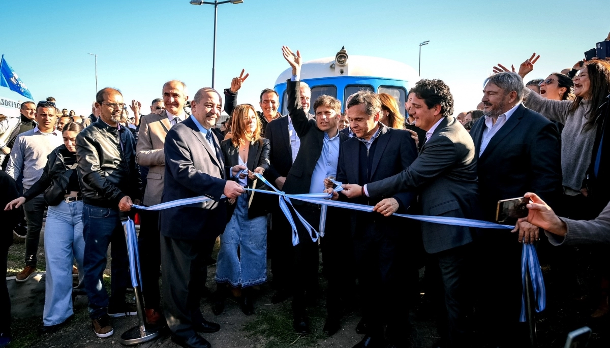 Kicillof retrucó a intendentes de Juntos y dijo que Vidal no daba “ni un vaso de agua a los peronistas"