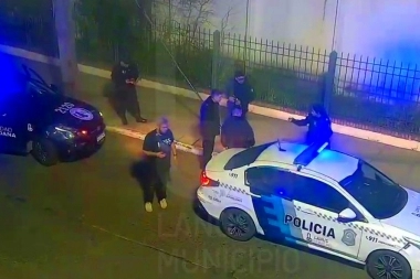 Violento y cobarde: lo detuvieron cuando agredió a la pareja que tenía a su hijo en brazos