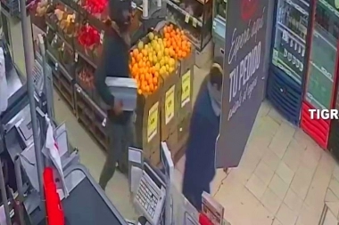 Video completo: a punta de pistola robaron un supermercado y los interceptaron a pocas cuadras