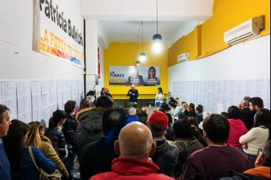 Villa Gesell: gran asistencia de vecinos a la reunión con el equipo de seguridad de Clarisa Armando