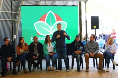 Fernando Gray compartió un encuentro con más de 200 estudiantes del distrito