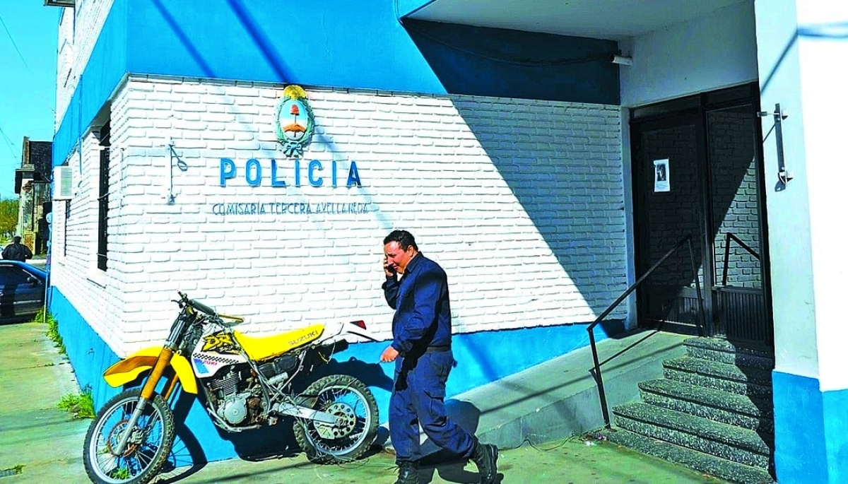 Presos en comisaría de Avellaneda pidieron trabajar, hicieron contrabando hormiga y fugaron durante el clásico