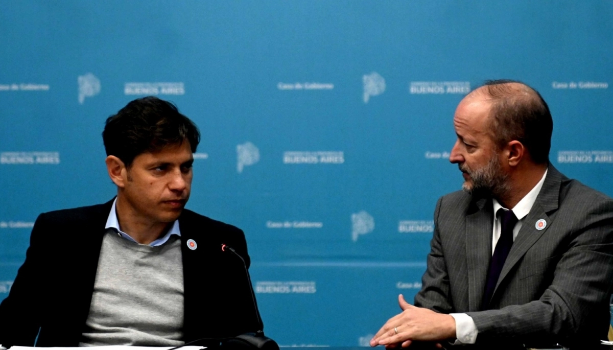 Kicillof afirmó que se enteró “por las redes sociales” sobre el viaje de Insaurralde