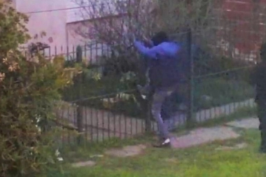 Video: dos ladrones fueron atrapados luego de irrumpir en una casa y sustraer un increíble botín