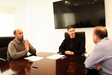 Provincia y Baradero firmaron un convenio para obras en el Parque Industrial por $60 millones