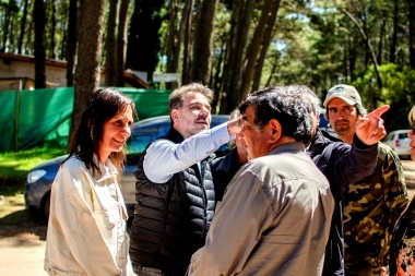 Ritondo y Yeza acompañaron a Clarisa Armando en una recorrida por Mar Azul