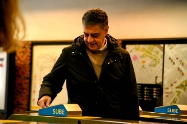 Jorge Macri pule su campaña y anunció un sistema de vigilancia para vagones del subte