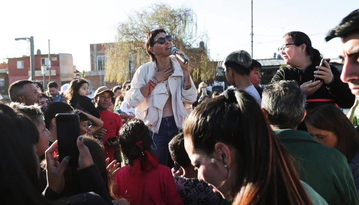 Mayra Mendoza supervisó obras en el Barrio Kolynos: “Tenemos mucho por hacer”