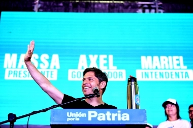 Con elogios a Massa y críticas a “la derecha”, Kicillof se mostró en Moreno