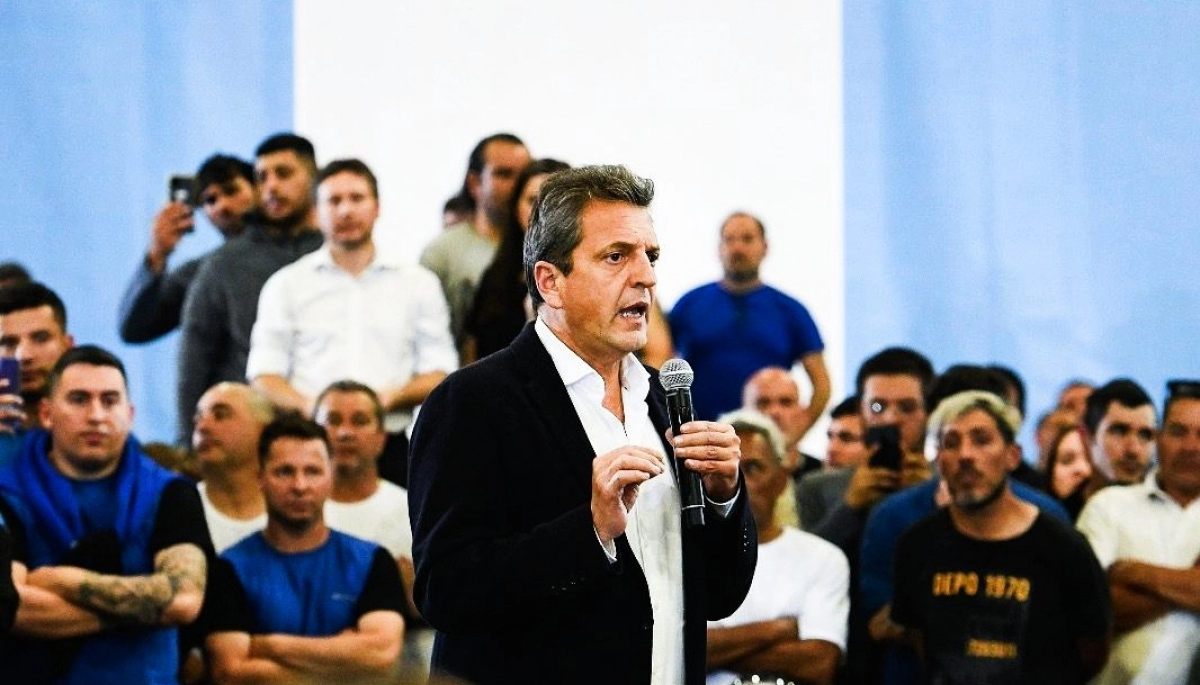 Massa cerró su campaña de cara a las elecciones: “El domingo decidimos si amamos nuestra bandera”