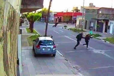 Como en un coto de caza urbano, motochorros persiguieron a una aterrorizada pareja