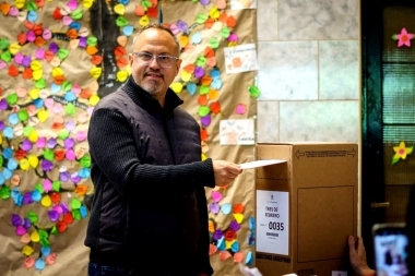 Votó Valenzuela en Tres de Febrero: “Sea cual fuere el resultado, que el lunes sea un día tranquilo”