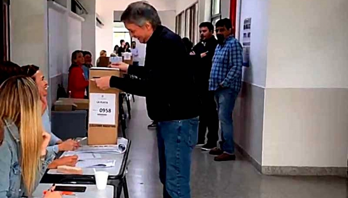 Votó Máximo Kirchner y llamó al electorado a expresarse con "fe y esperanza"