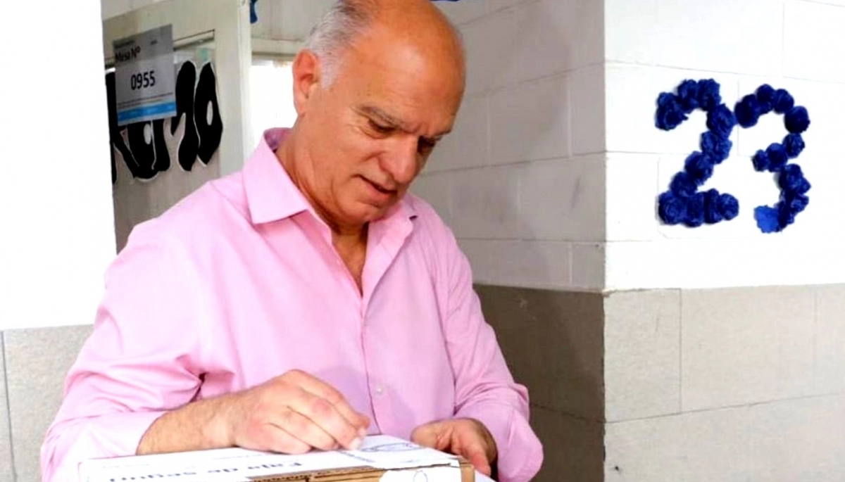Votó Grindetti y aseguró que hay que sufragar con “compromiso por el país y la provincia”
