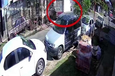 Se quedó sin trabajo: al voleo y a mano armada, le robaron el auto a un remisero