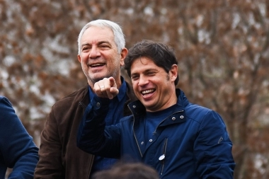 Mensajes desde el oficialismo: Alberto y Kicillof felicitaron a Alak por la victoria en La Plata