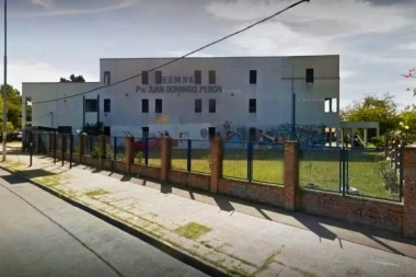 Qué aprenden: tres alumnos golpearon, apuñalaron y arrojaron a la basura a compañero de 13 años