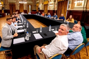 Kicillof juntó a los intendentes de la Primera Sección para apuntalar la candidatura de Massa