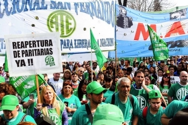 Después de la victoria de Kicillof, estatales volvieron a exigirle que abra las paritarias