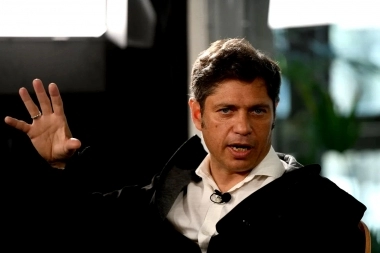 Kicillof criticó las propuestas de Milei: dijo que hay que “frenar la locura” y “construir bienestar”