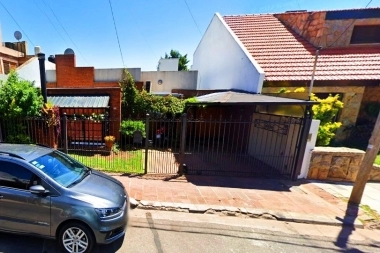 La inseguridad no da respiro: sacó el auto del garaje e instantes después quedó a pie