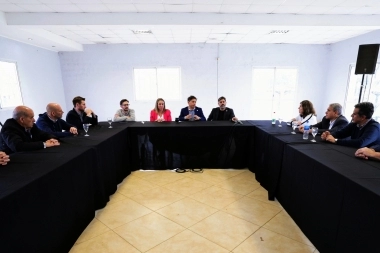 Kicillof congregó a intendentes de la Segunda Sección para afinar la campaña de Massa