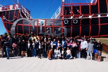 Presidente Perón celebró el viaje de egresados de más de mil estudiantes del municipio