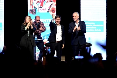 En el Encuentro de Cultura, Kicillof se mostró con Alak y destacó a los trabajadores bonaerenses