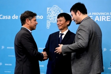 Kicillof celebró una inversión millonaria de una empresa china en el puerto de Bahía Blanca